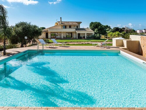 Wonderful Villa With Swimming Pool Nearby Marsala, Just 5km From the Sea!