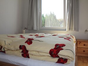 Ferienhaus | 2 Schlafzimmer, individuell eingerichtet, Bettwäsche