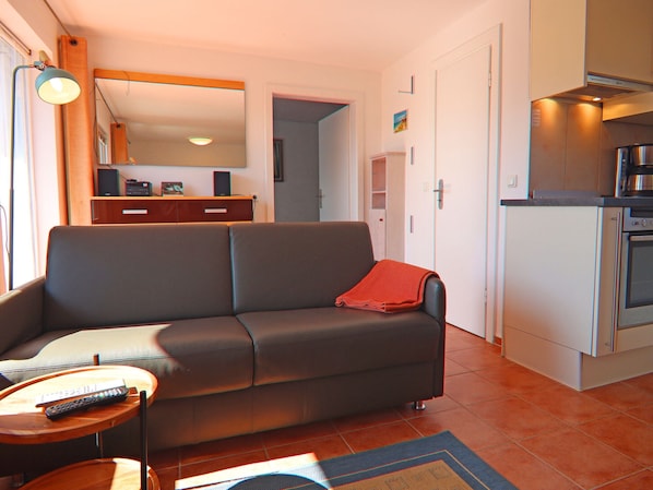 House | Private kitchen | Coffee/tea maker, high chair
