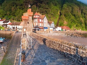 Exterior - Cozy Cottage in Lynmouth With Terrace (Lynmouth)