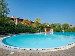 Outdoor pool - Beautiful Apartment With Scenery Near Lake Garda (Polpenazze del Garda)