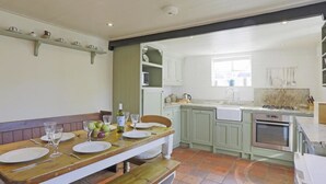 House | Private kitchen - Cozy Holiday Home in Westleton With Garden (Saxmundham)