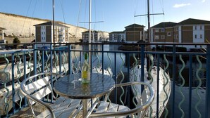 Balcony - Cozy Apartment in Brighton near Sea (Brighton)