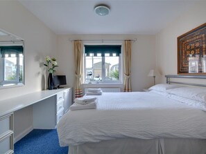 2 bedrooms, bed sheets - Cozy Apartment in Brighton near Sea (Brighton)