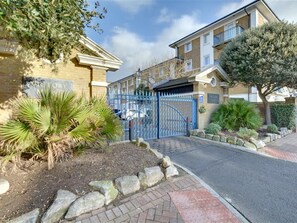 Exterior - Cozy Apartment in Brighton near Sea (Brighton)