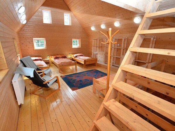 House - Bedroom Farmhouse by the Woods (Malecov)