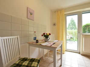 Apartment | Dining