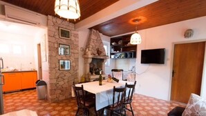 Dining - Authentic Island House With Nice sea View, High Privacy, Near the Beach (Korcula)