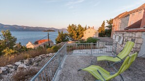 Balcony - Authentic Island House With Nice sea View, High Privacy, Near the Beach (Korcula)