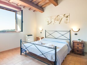 Huis | 2 slaapkamers, individueel gemeubileerd, beddengoed