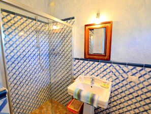 Apartment | Bathroom