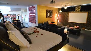 House | 1 bedroom, individually furnished, bed sheets