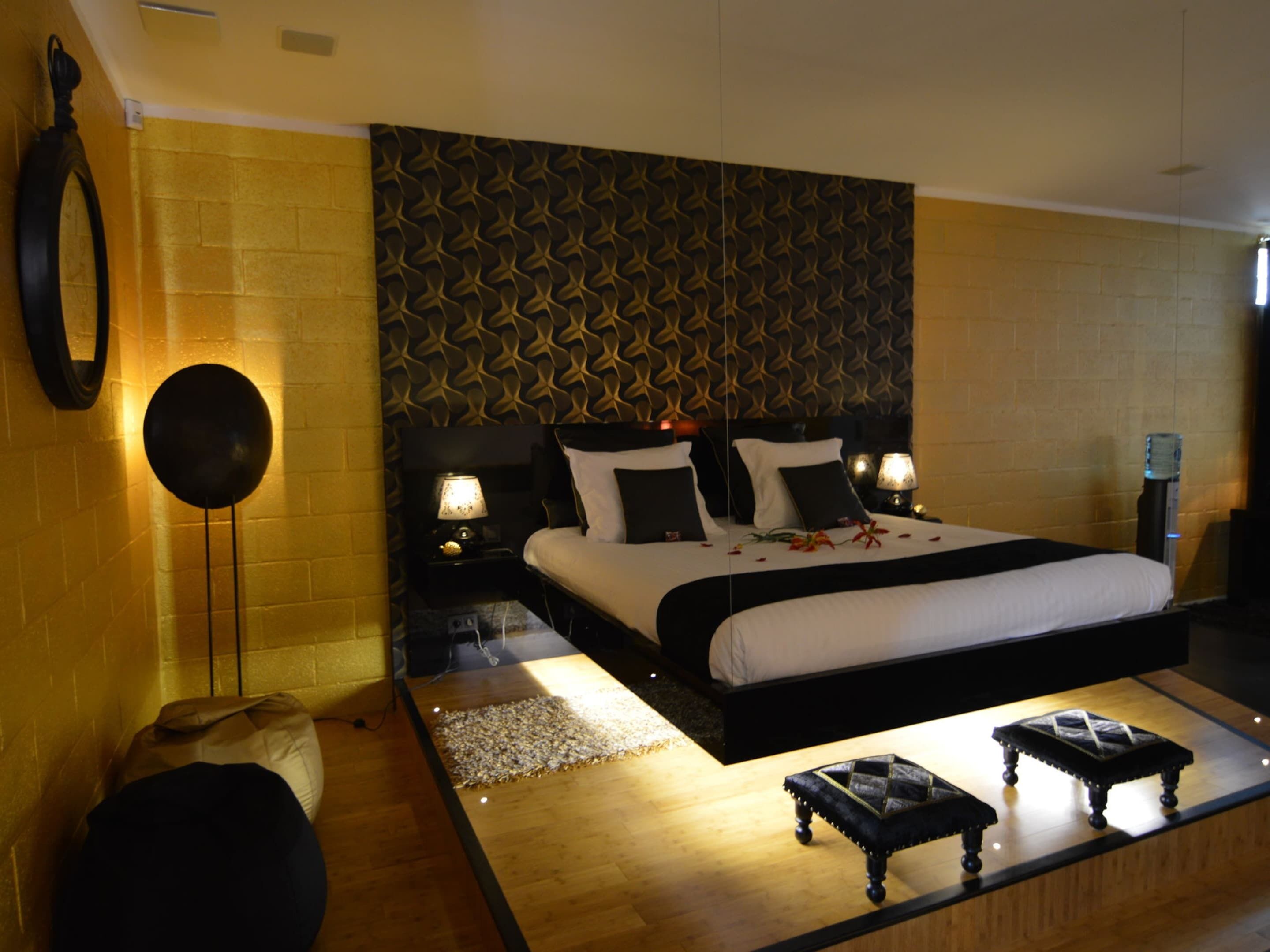 House | 1 bedroom, individually furnished, bed sheets