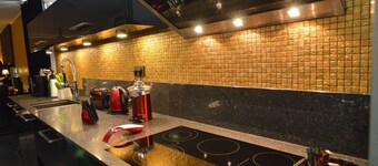 Deluxe Holiday Home in Welkenraedt with Hot Tub & Steam Shower