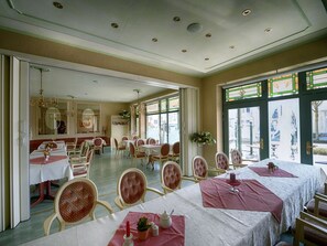 Dining - Quaint Apartment in Kuhlungsborn on the Baltic Sea Coast (Kuehlungsborn)