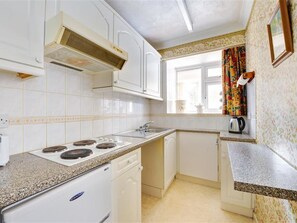 Kühlschrank, Mikrowelle, Ofen