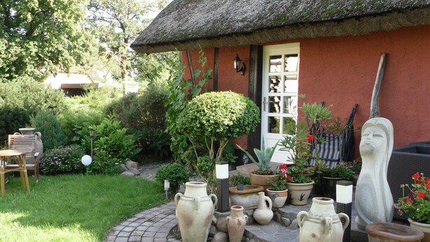 Exterior - Attractive Mansion in Steffenshagen with Terrace near Beach (Steffenshagen)