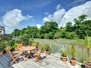 House | View from room - Plush Holiday Home Overlooking Petherick Creek in Cornwall (Wadebridge)