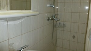 Apartment | Bathroom