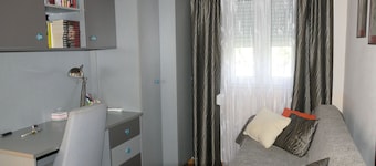 Home With Small Pool Near Athens, Easily Accessible by Public Transport