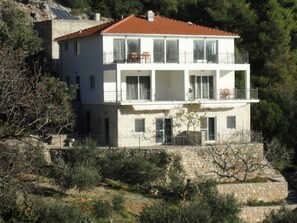 Exterior - Studio Apartment With Terrace and sea View,30m Distant From the Beach! (Jelsa)