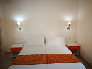1 bedroom, individually furnished, bed sheets - Belvilla by OYO Casa Bambu (San Pietro a Maida)