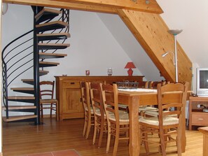 Dining - Comfortable Holiday Home Near Forest in Macon (Momignies)