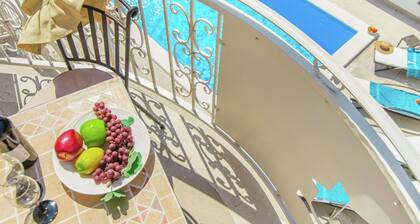 Modern Villa with Private Pool & Hot Tub near Center & Beach
