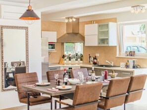 Villa | Private kitchen - Modern Villa with Private Pool & Hot Tub near Center & Beach (Novigrad)