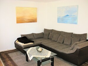 Apartment | Living room | DVD player - Spacious Apartment in Kölbingen With Garden (Kolbingen)