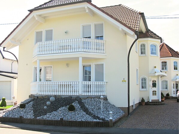 Apartment | Exterior - Spacious Apartment in Kölbingen With Garden (Kolbingen)