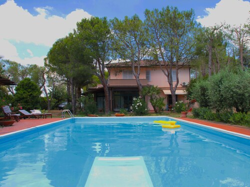 Villa With Private Swimming Pool and Garden Close to the Adriatic Coast