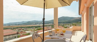 Beautiful Apartment in Between Split and Trogir