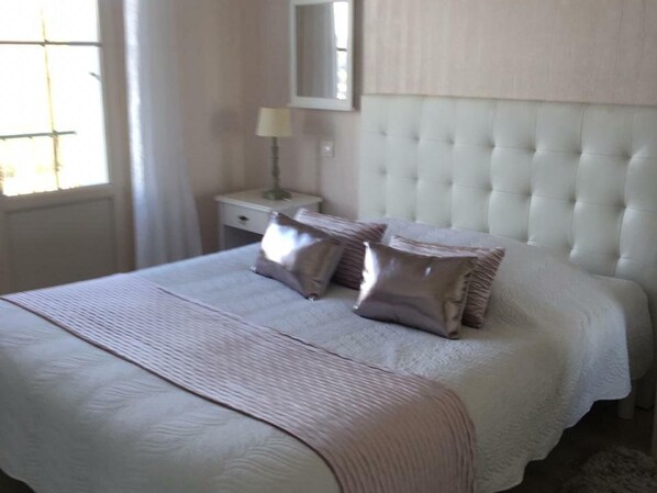 2 bedrooms, minibar, bed sheets - Enticing Holiday Home in Tulle With Garden (Tulle)
