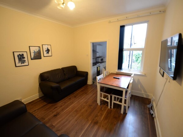 Apartment | Dining