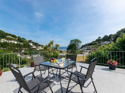 Stylish Villa in Millendreath near Sea