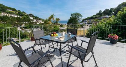 Stylish Villa in Millendreath near Sea