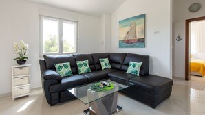 Living room - Enticing Apartment in Vir near Sea Beach (Vir)