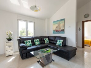 Living room - Enticing Apartment in Vir near Sea Beach (Vir)