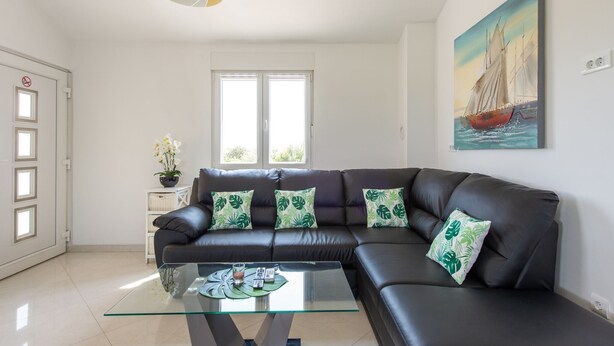 Living room - Enticing Apartment in Vir near Sea Beach (Vir)