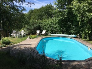 Outdoor pool - Charming Holiday Home in Sautour With Private Garden (Philippeville)
