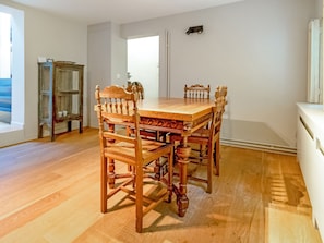 Dining - Boutique Holiday Home in Kruibeke With Garden (Kruibeke)