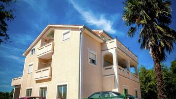 Apartment | Exterior