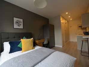 Room amenity - Modern Apartment in Coventry Near the Belgrade Theatre (Coventry)