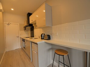 Private kitchen - Modern Apartment in Coventry Near the Belgrade Theatre (Coventry)