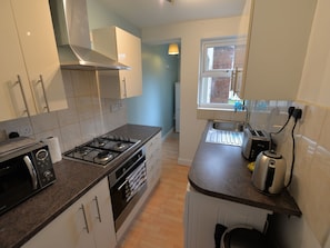 House | Private kitchen | Fridge, microwave, oven, stovetop