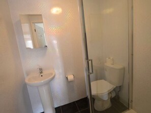 Bathroom | Shower, towels