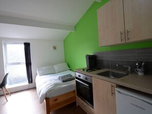 Private kitchen | Fridge, oven