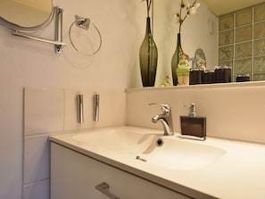 Bathroom - Fabulous Apartment in Kühlungsborn With Garden (Kuehlungsborn)
