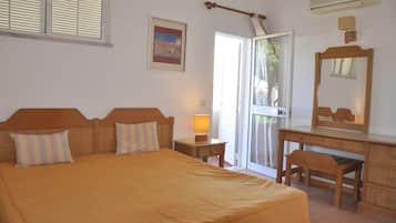 Villa | 3 bedrooms, individually furnished, iron/ironing board, bed sheets